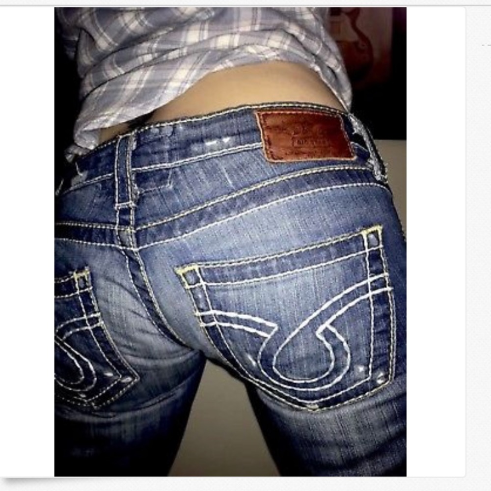 Big Star Low Liv Boot Cut Buckle Jeans!

29 x 31